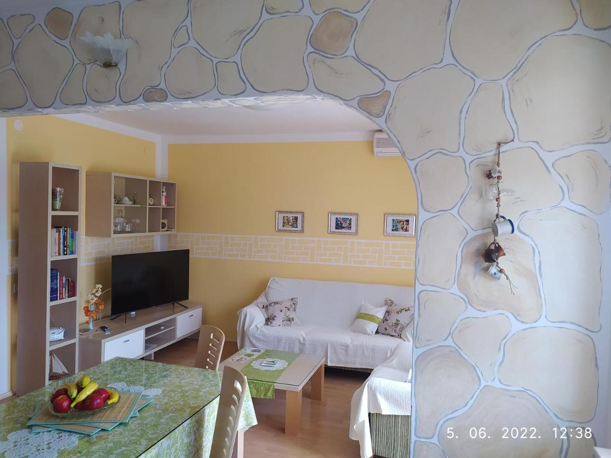 Apartment Sara Novi Vinodolski Eksteriør bilde